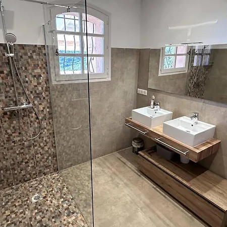 Maison Avec Piscine Privee, Climatisation Et Vue - Fr-1-768-69